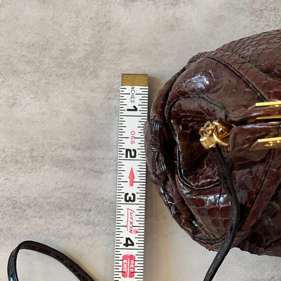 Judith Leiber Python Snake Skin Frame Bag Gold Tone Cutout Hardware Vintage - Picture 14 of 16